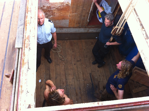 Drug control officers hanging around in Tres Hombres cargo hold