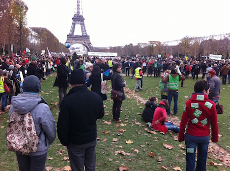 Dec 12 rally, proclaiming COP21 means 3 degrees Celsius warming/photo J Lundberg